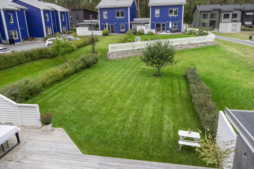 28. Installation av laddboxar pa╠e parkering till radhusslinga